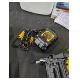 DeWalt 20v max 18 ga brad nailer kit