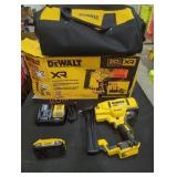 DeWalt 20V 18GA Narrow Crown Stapler Kit