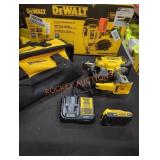 DeWalt 15ï¿½ Coil Roofing Nailer Kit