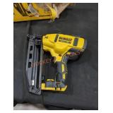 DeWalt 20v 16 ga angled finish nailer