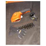Black+Decker 2 in 1 Lithium Ion Garden Shears
