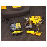 DeWalt 20V 15ï¿½ Coil Roofing Nailer Kit