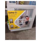 Safety 1st Lift,Lock & Swing Dual-Mode Gate