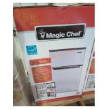 1 Magic Chef 3.1 cu ft compact refrigerator