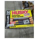 Husky contractor clean up 42 gal bags