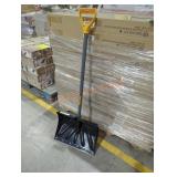 1 True Temper snow shovel