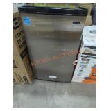 Whynter 3 cu ft energy star upright freezer with