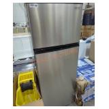 Vissani 7.1 cu ft refrigerator and freezer