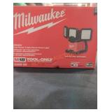Milwaukee M18 Triple Panel Flood Light