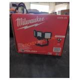 Milwaukee M18 rover  triple panel flood light