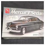 AMT 1949ercury sedan 1/25 model kit still in