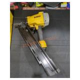 DeWalt 28ï¿½ Wire Weld Framing Nailer