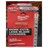 Milwaukee 30 9/16" Compact