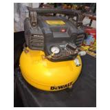 DeWalt 6 Gal. air Compressor, Corded