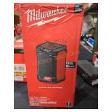 Milwaukee Radio+Charger