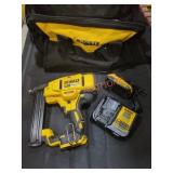 DeWalt 20v 18GA Narrow Crown Stapler Kit
