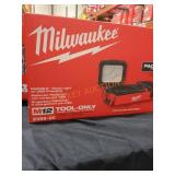 Milwaukee Flood Light W USB Charging