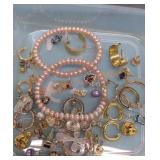 Miscellaneous jewelry lot mostly earrings