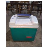 Small Rubbermaid Cooler