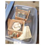 Decor & Plate Tote Lot