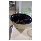 Stoneware kitchen mixing bowl