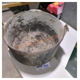 Cast iron Small 12-in kettle