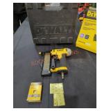 DeWalt Pneumatic 23GA Pin Nailer Kit