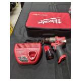 Milwaukee M12 1/2" Hammer Drill Driver Kit
