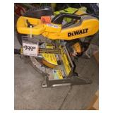 DeWalt Corded 12" Compound Miter Saw