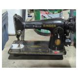 Singer AK691169 Vintage Sewing Machine