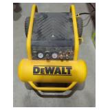 DeWalt Corded 4.5Gal Air Compressor