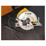 DeWalt Corded 7-1/4" Lightweight Circular Saw