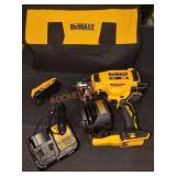 DeWalt 20v 15ï¿½ Coil Roofing Nailer Kit