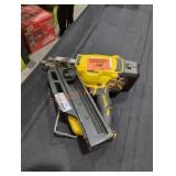 DeWalt 20v 30ï¿½ paper clipped and full head nailer