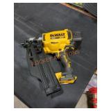 DeWalt 21ï¿½ Round Head Nailer