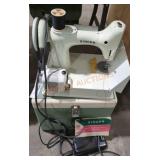 Vintage singer featherweight 221k sewing machine