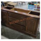 Bottom to a hutch