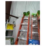Cross step 300 lb max ladder