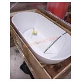 NEW COLUMBIA PICKUP. 62" x 32" x 27" Bathtub