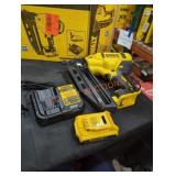 DeWalt 20v 16 ga angled finish nailer kit