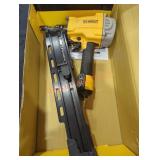 DeWalt Pneumatic 21ï¿½ Round Head Framing Nailer