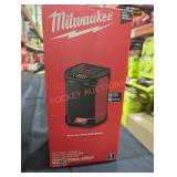 Milwaukee M12 radio+ charger