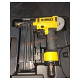 DeWalt Pneumatic 18GA Brad Nailer
