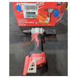 Milwaukee M12 Rivet Tool