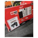 Milwaukee M12 1/2" Stubby Impact Wrench Kit