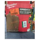 Milwaukee XL brown gridiron sherpa-lined vest