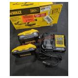 DeWalt 20v MAX Battery And Charger Kit