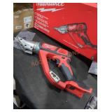 Milwaukee M18 cordless 18 ga double cut shear