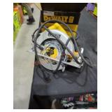 DeWalt 7-1/4" lightweight circular saw corded