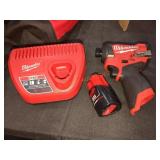 Milwaukee M12 Impact Driver Kit